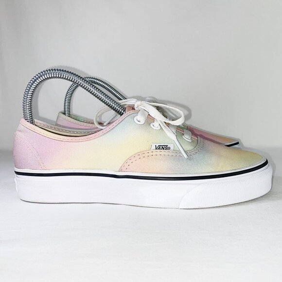 Vans Unisex Colorful Classic Women’s Size 7 / Men’s Size 5.5 Low-Top Sneakers - Picture 1 of 8